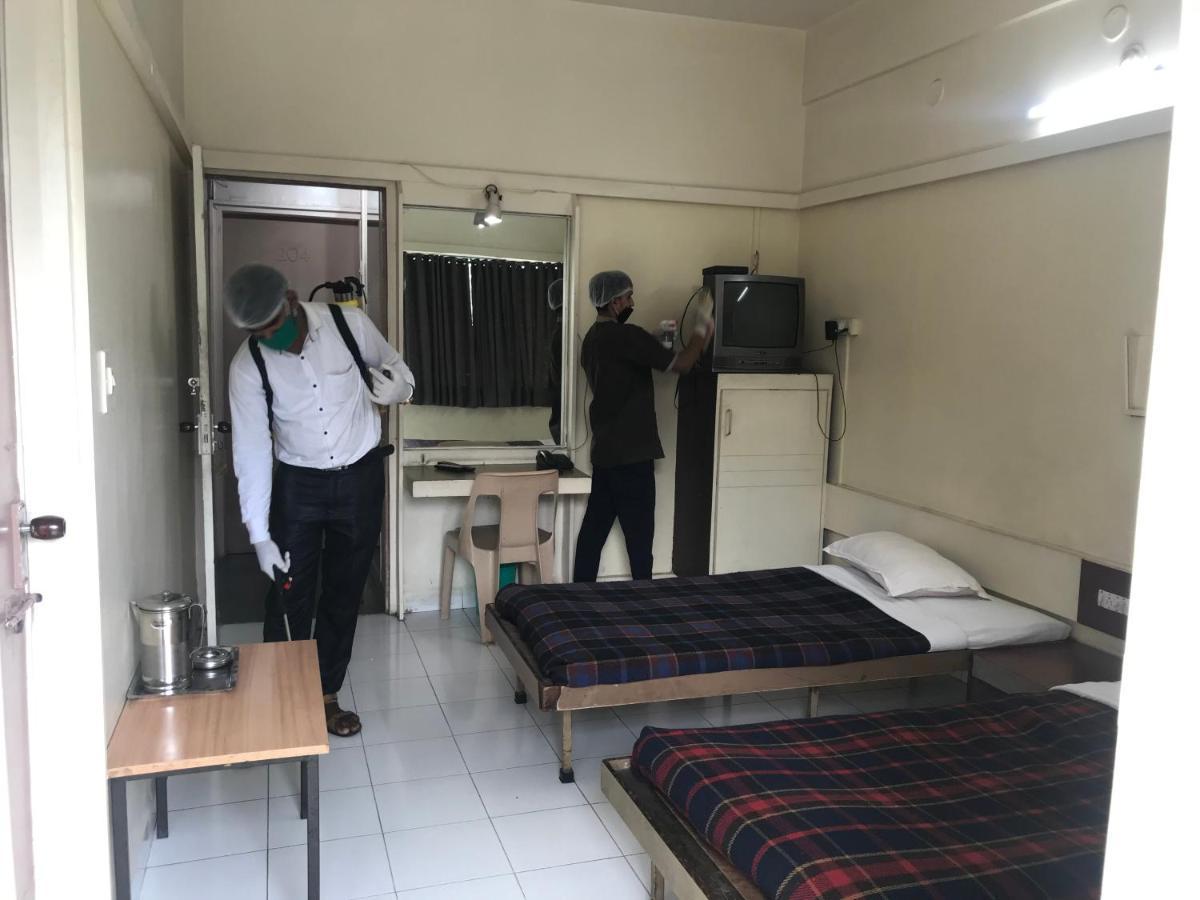 Maurya Residency Hotell Pune Exteriör bild