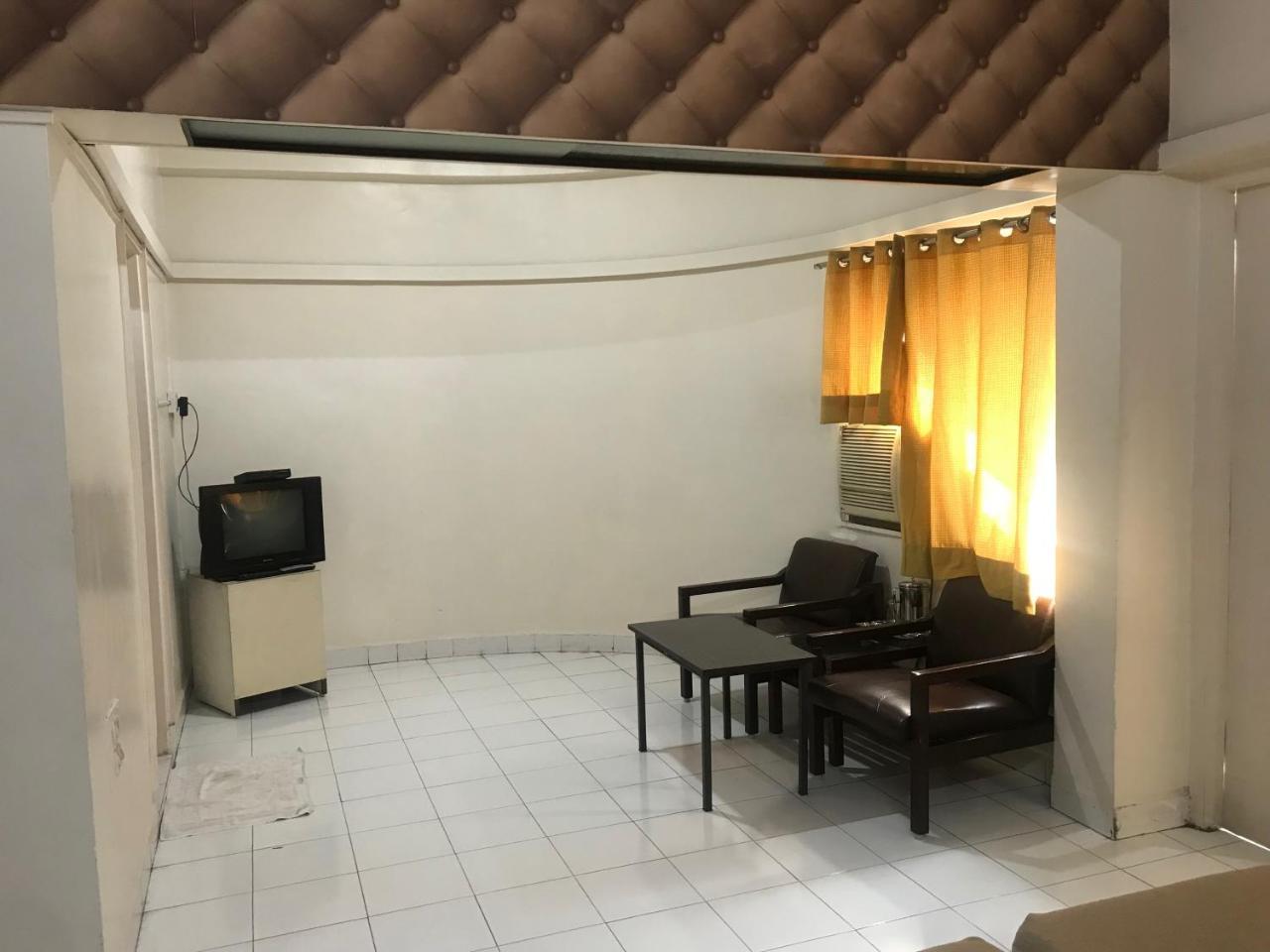Maurya Residency Hotell Pune Exteriör bild