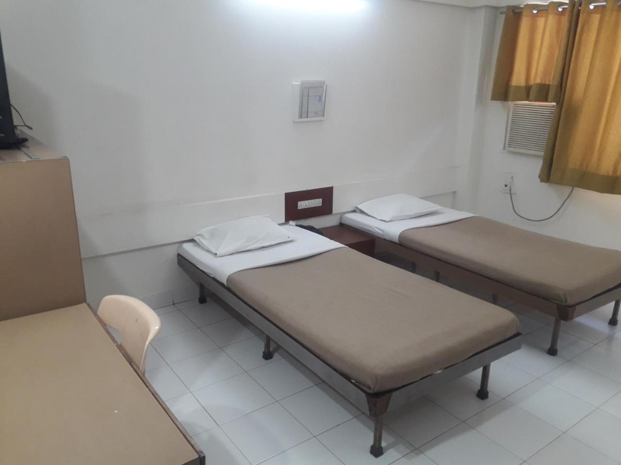 Maurya Residency Hotell Pune Exteriör bild