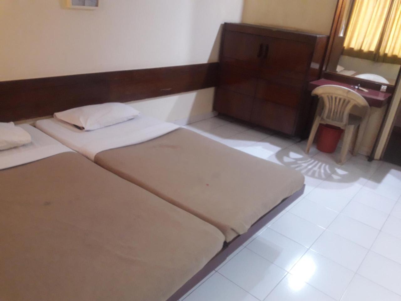 Maurya Residency Hotell Pune Exteriör bild